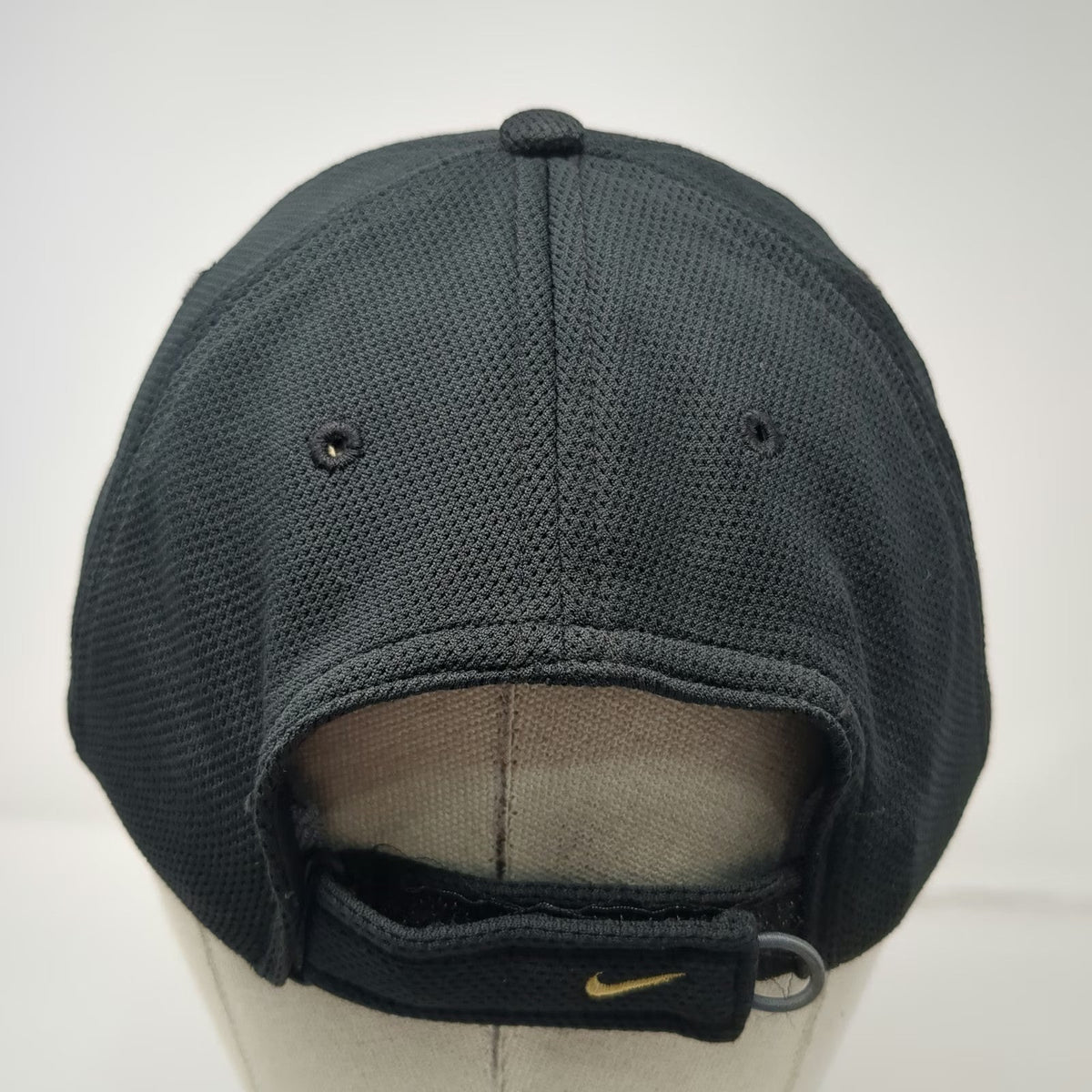Nike Baseball Cap Black One Size Strapback Gold Embroidered Collegiate Logo Hat