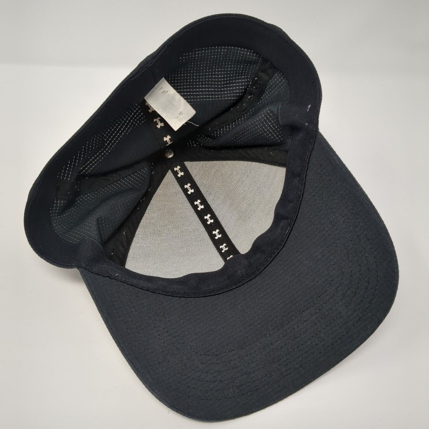 Under Armour Fitted Hat Black One Size Lightweight Emblem Logo 6 Panel
