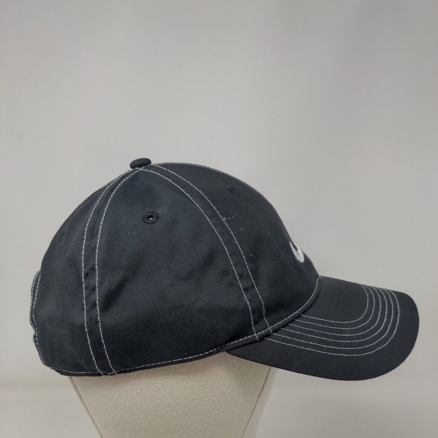Nike Heritage 86 Strapback Hat Black OSFM Embroidered Swoosh Dri-Fit