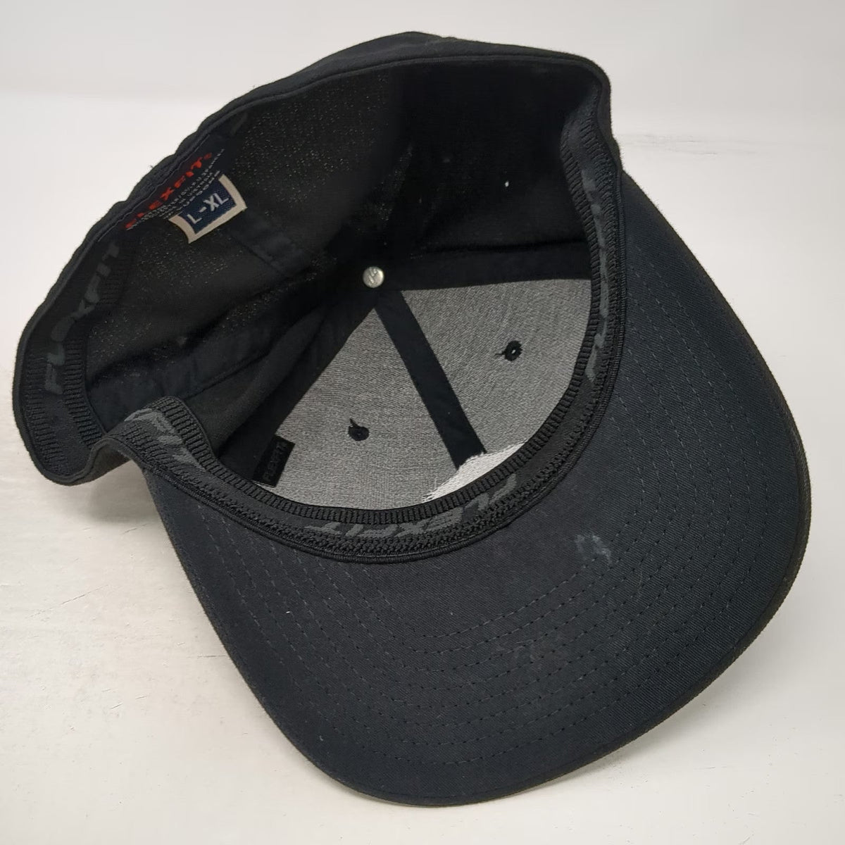 TravisMathew Baseball Cap Black XL Flexfit Rubber Patch California Design Hat