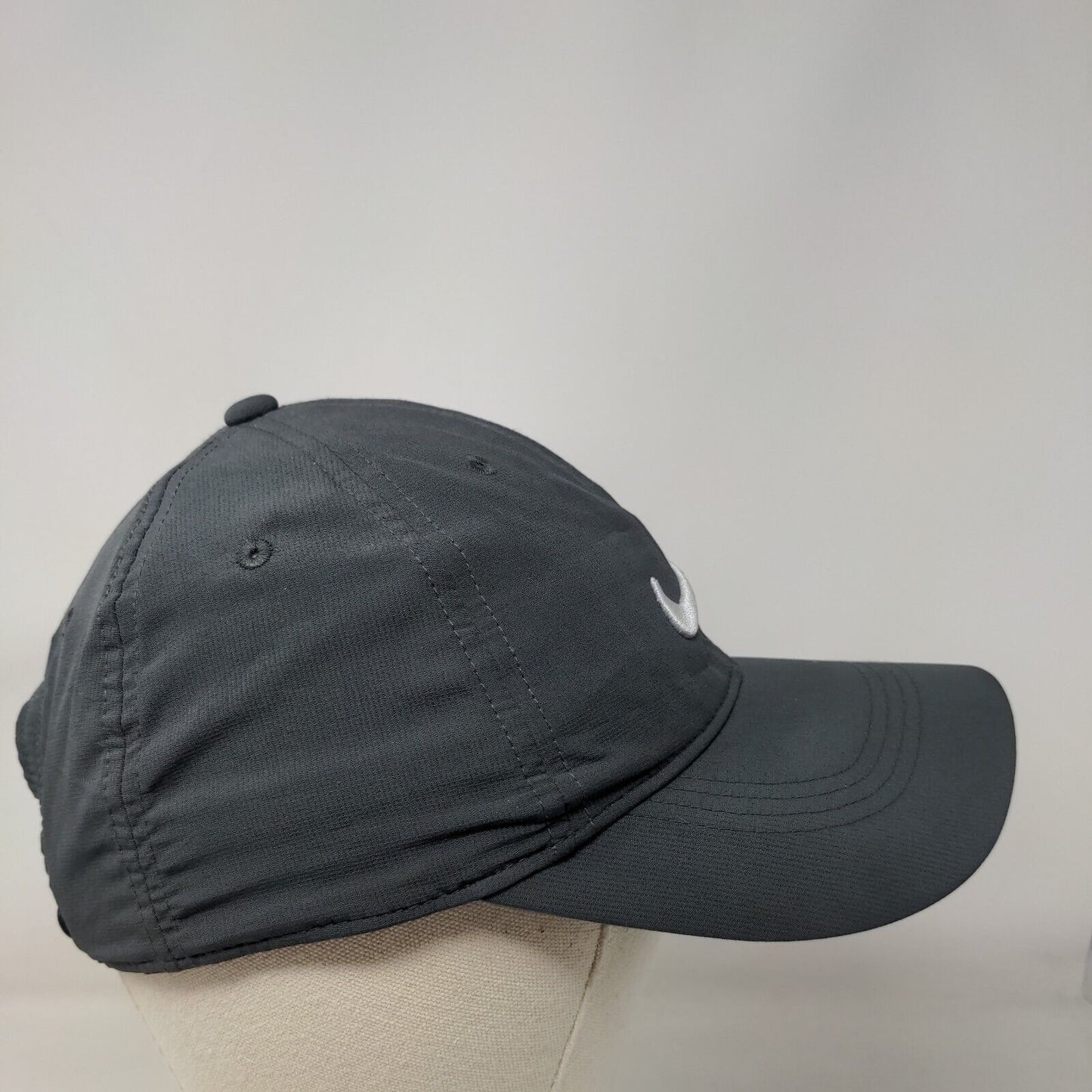 Nike Golf Strapback Hat Gray OSFM Adjustable Embroidered Swoosh 6 Panel