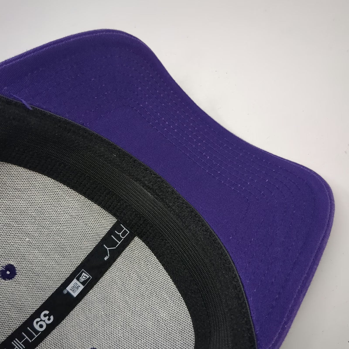 New Era Baseball Cap Purple M Stretch Fit 39THIRTY Blank Structured 6 Panel Hat