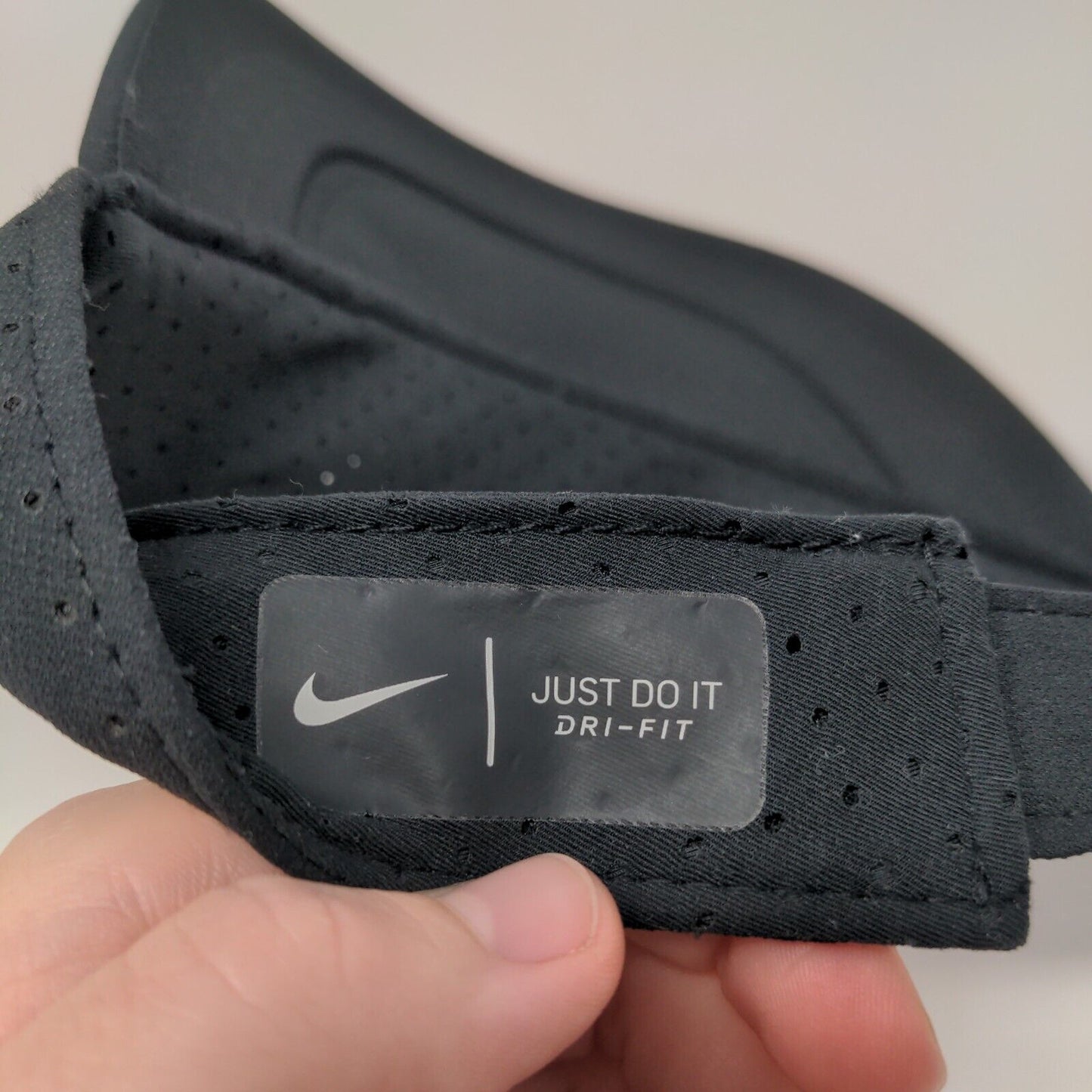 Nike Strapback Sun Visor Hat Black OSFA Adjustable Swoosh Just Do It Dri-Fit