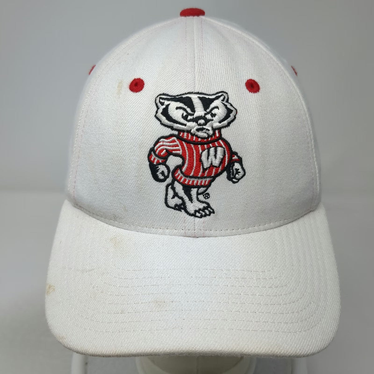 Wisconsin Badgers NCAA Zephyr Cap White L Stretch Fit Bucky Badger Mascot Logo