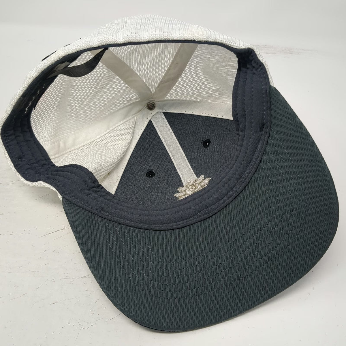 Nike Baseball Cap Black S/M Mesh Back Sun Valley Resort Swoosh Embroidered Hat