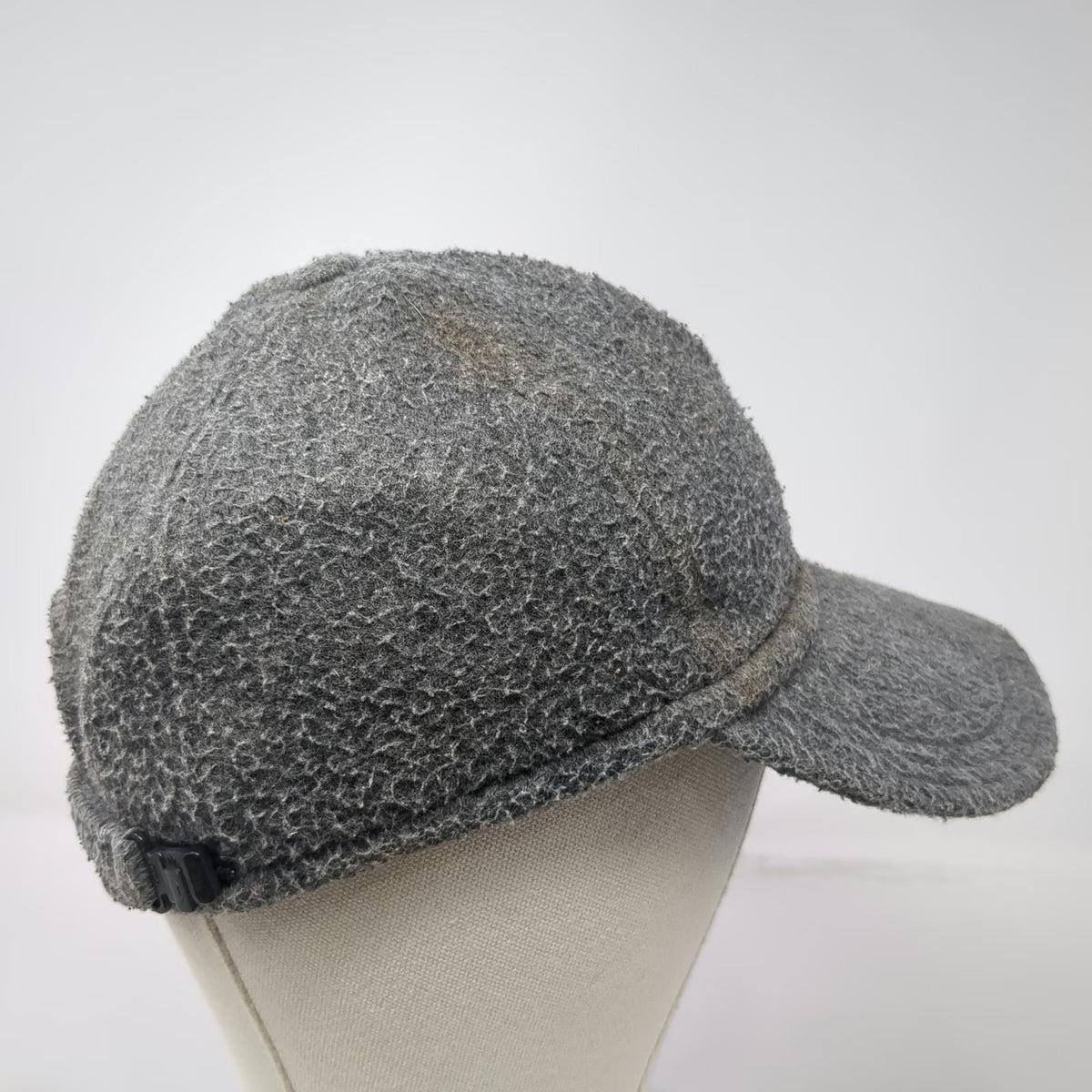 GAP 5 Panel Gray OS Hat Ear Flaps Thinsulate Fleece Winter Strapback Vintage