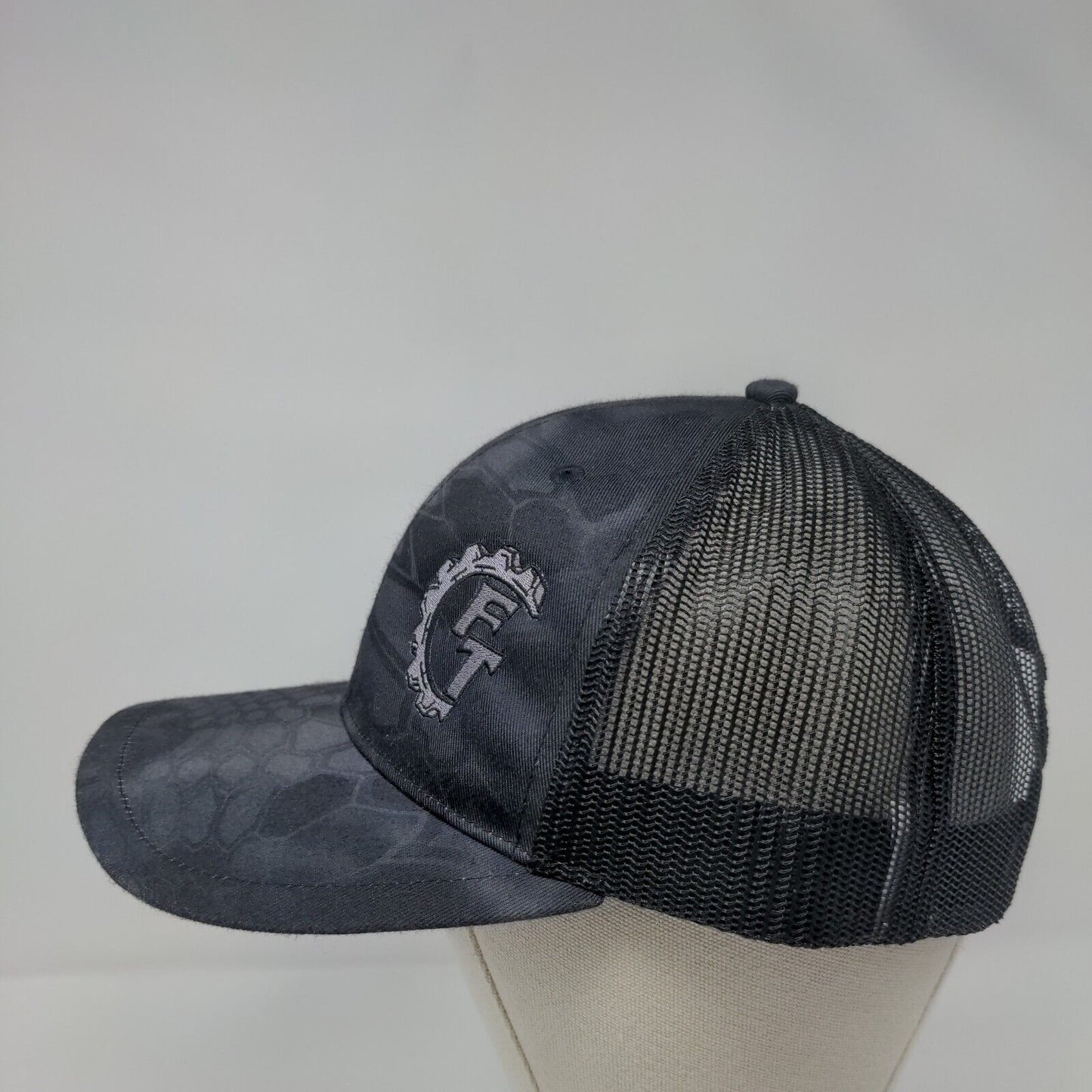 FT Snapback Mesh Back Trucker Hat Camo OSFA Embroidered Richardson
