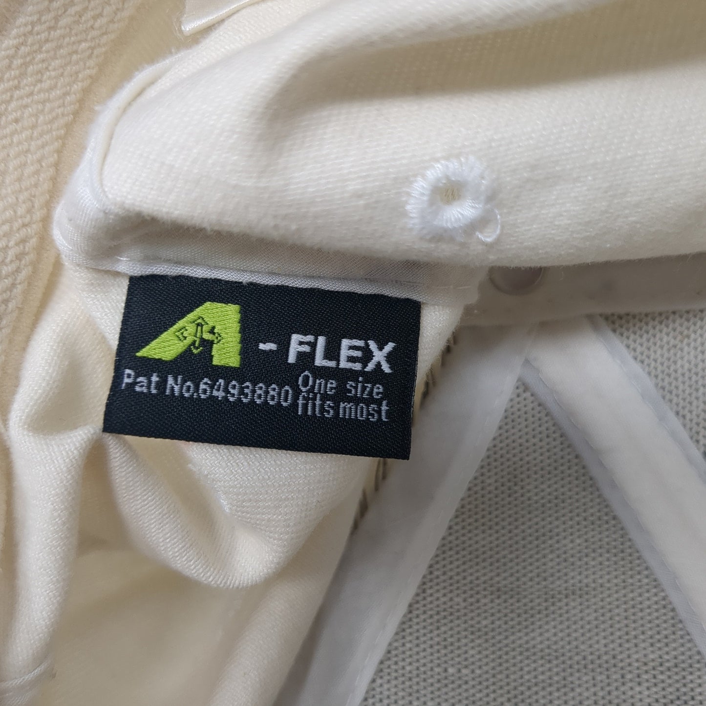 Brooklyn Fitted Baseball Cap Beige One Size Embroidered 6 Panel A-Flex