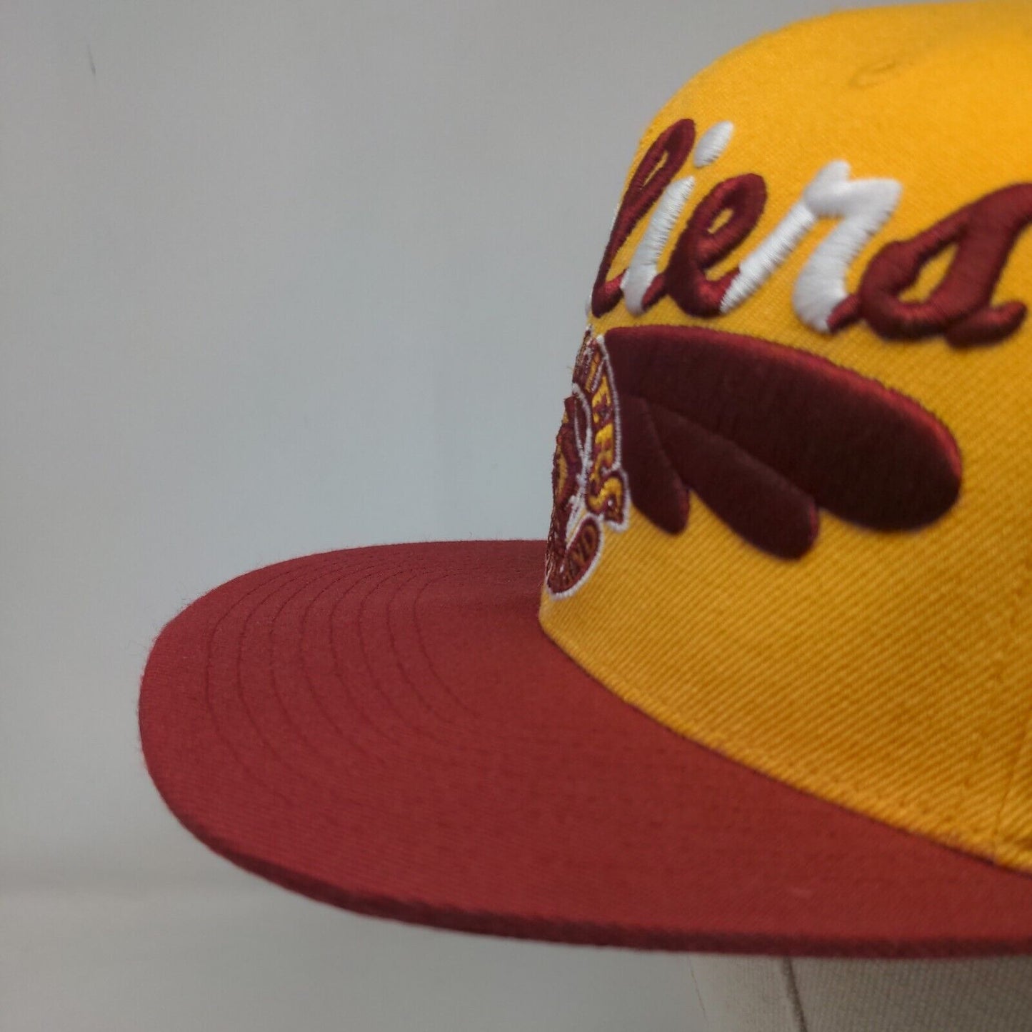 Mitchell & Ness Men's Snapback Hat OSFA Embroidered Cleveland Cavaliers Logo