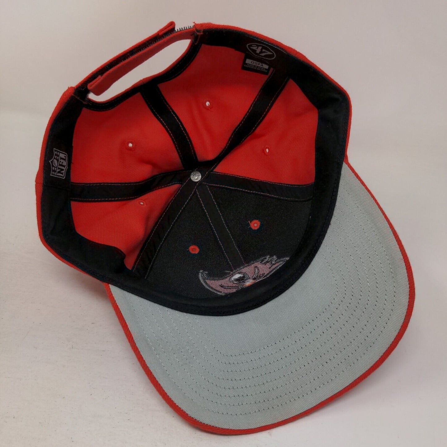 Tampa Bay Buccaneers Strapback Hat Red OSFA Embroidered Logo '47 Brand NFL