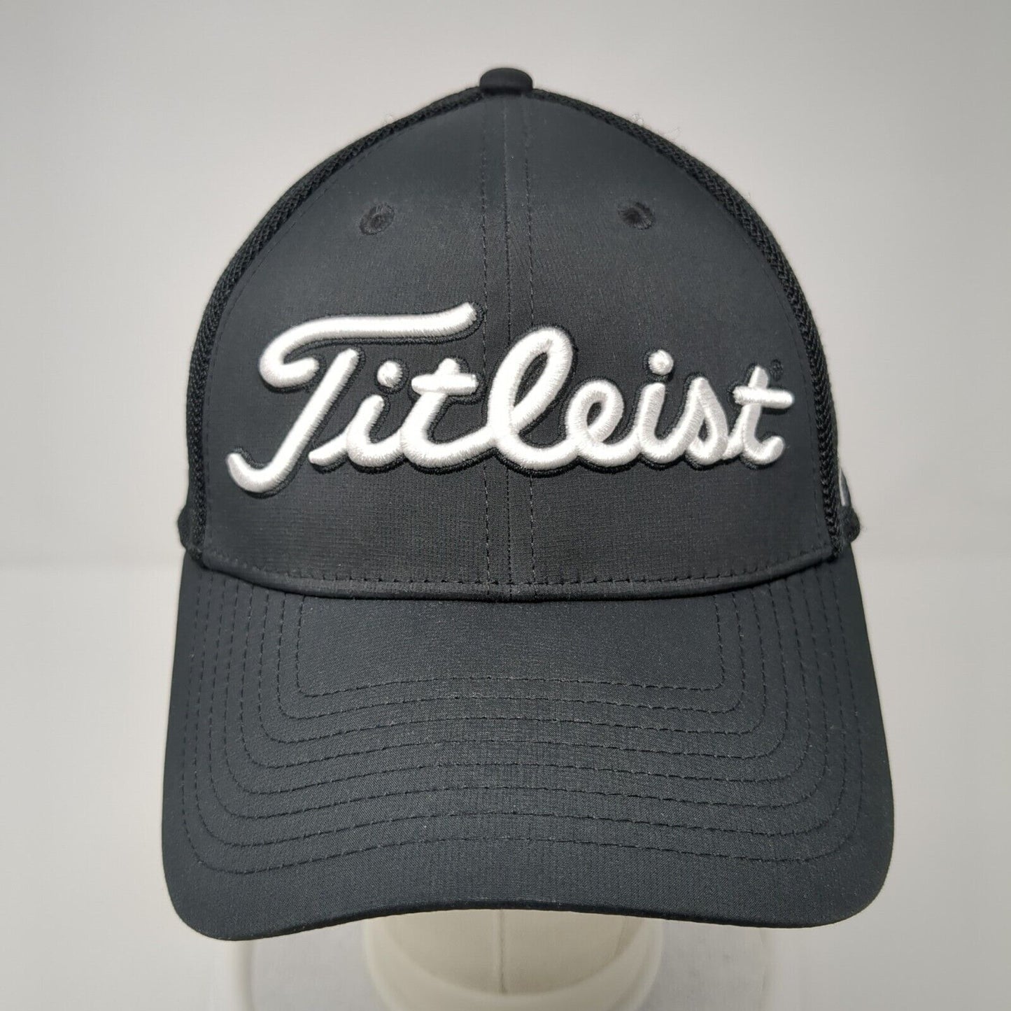 Titleist Fitted Mesh Back Hat Black M/L Embroidered Solid Vent Holes