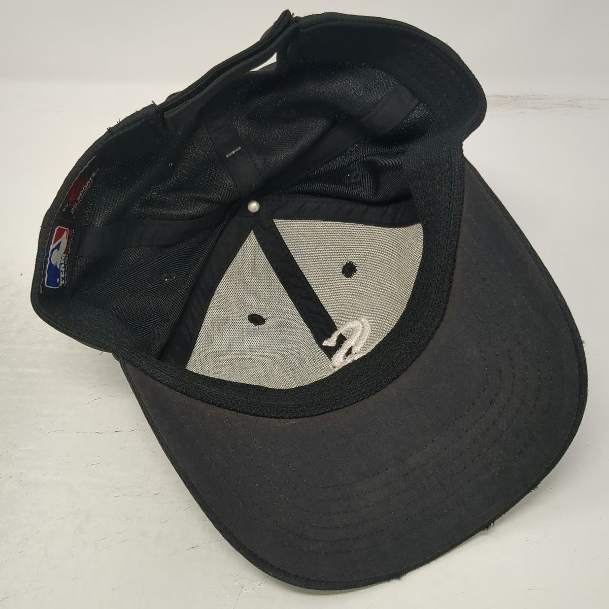 OC Sports Chicago White Sox MLB Baseball Cap Black One Size OSFM Strapback Hat