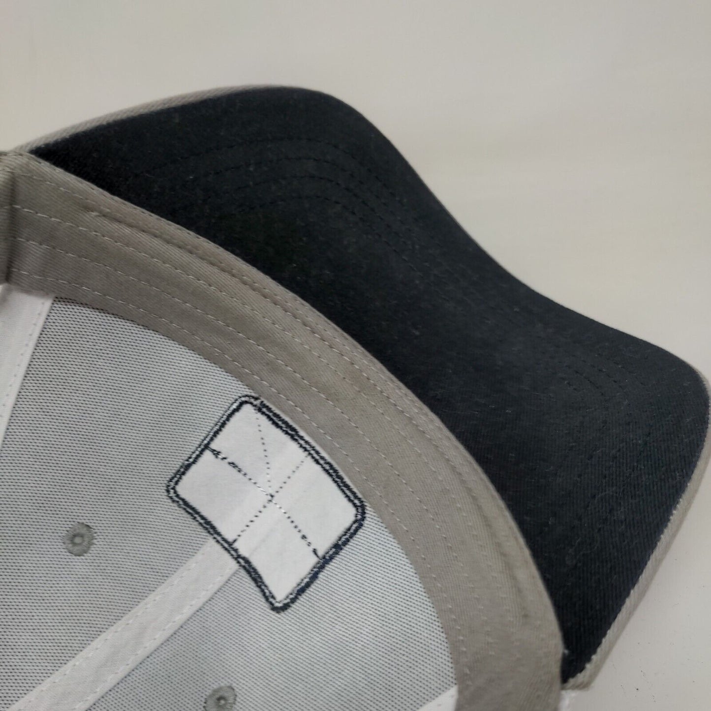 Costa Del Mar Snapback Trucker Hat Gray OS Adjustable Embroidered Mesh Back