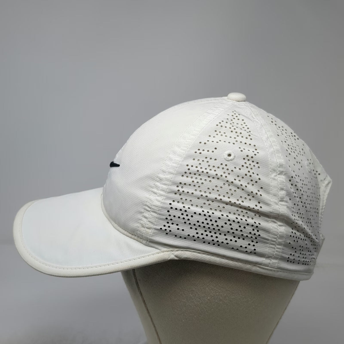 Nike Baseball Cap White One Size Dri-FIT Heritage86 Swoosh Logo Slideback Hat