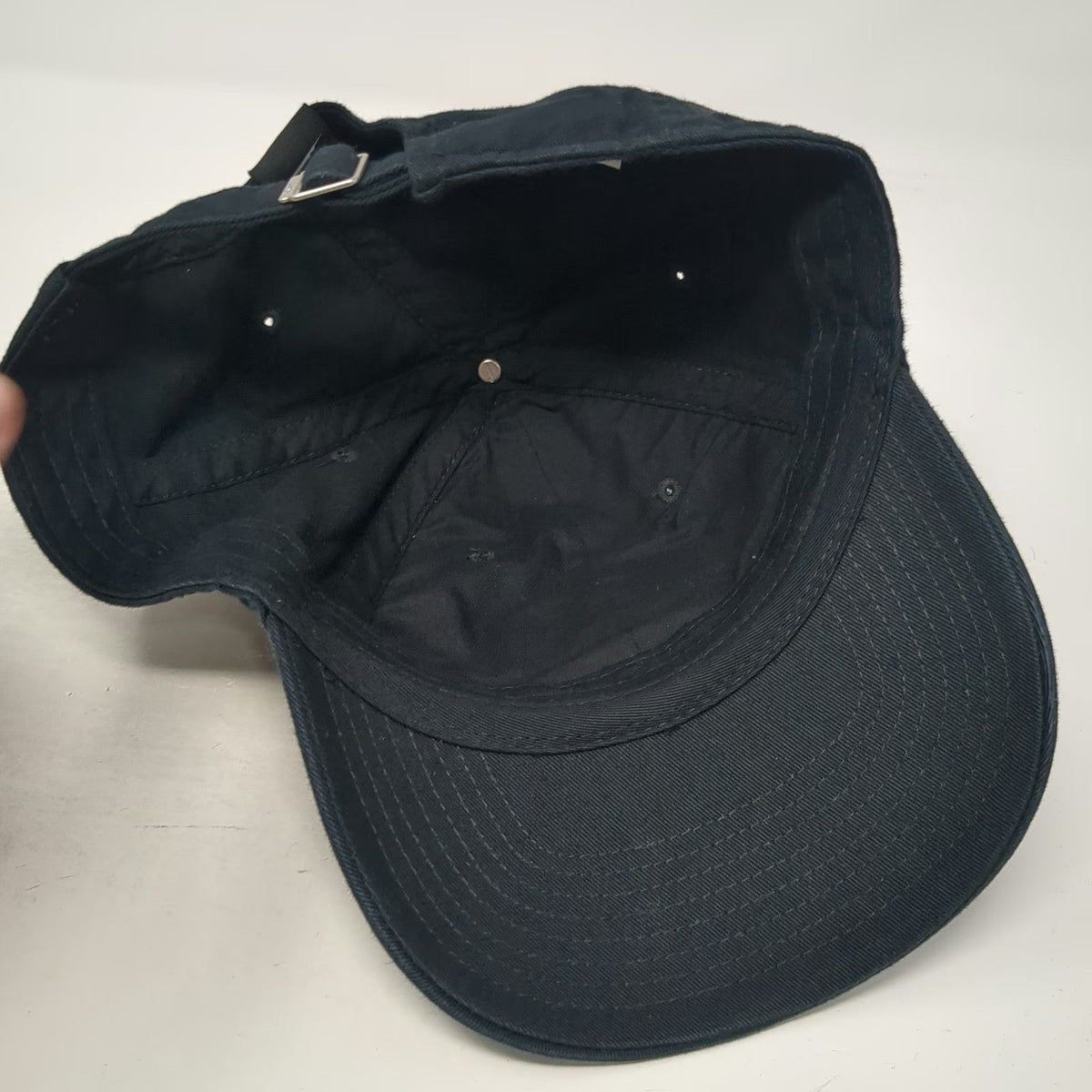 Nike Iowa Hawkeyes NCAA Cap Hat Black Yellow White One Size Heritage 86 Adjust