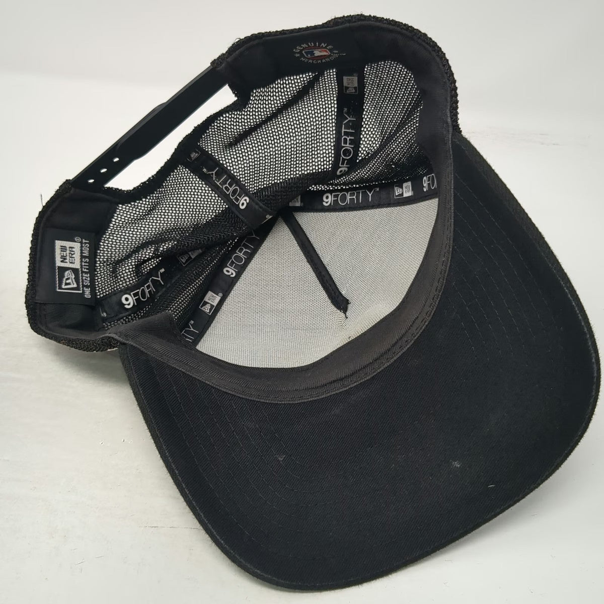 Chicago White Sox MLB New Era Trucker Hat Black OSFM Snapback Mesh 9FORTY Hat