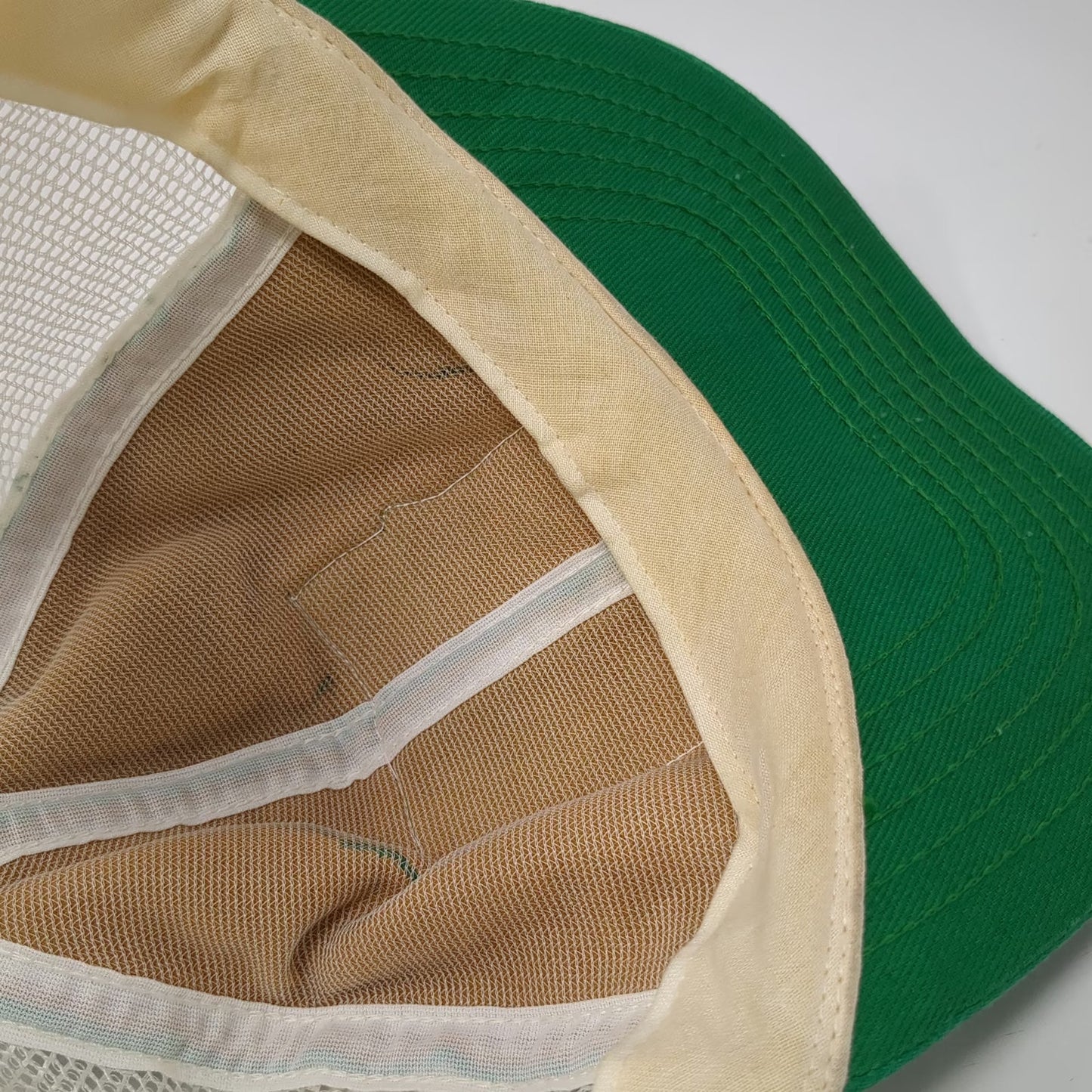 Universal Green White Trucker Hat Mesh Back Snapback Tree Logo Patch Vintage