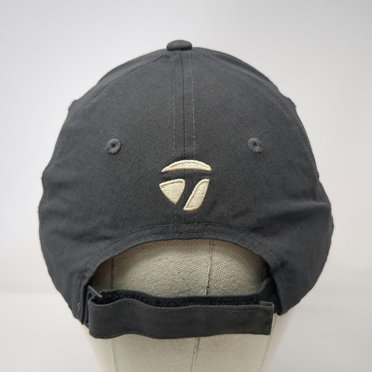 TaylorMade Baseball Cap Gray White One Size Strapback Curved Brim Golf Hat