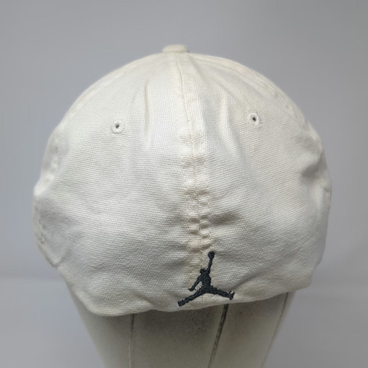 Nike Jordan Baseball Cap White XL Fitted Hat Air Jordan Wings Basketball Jumpman