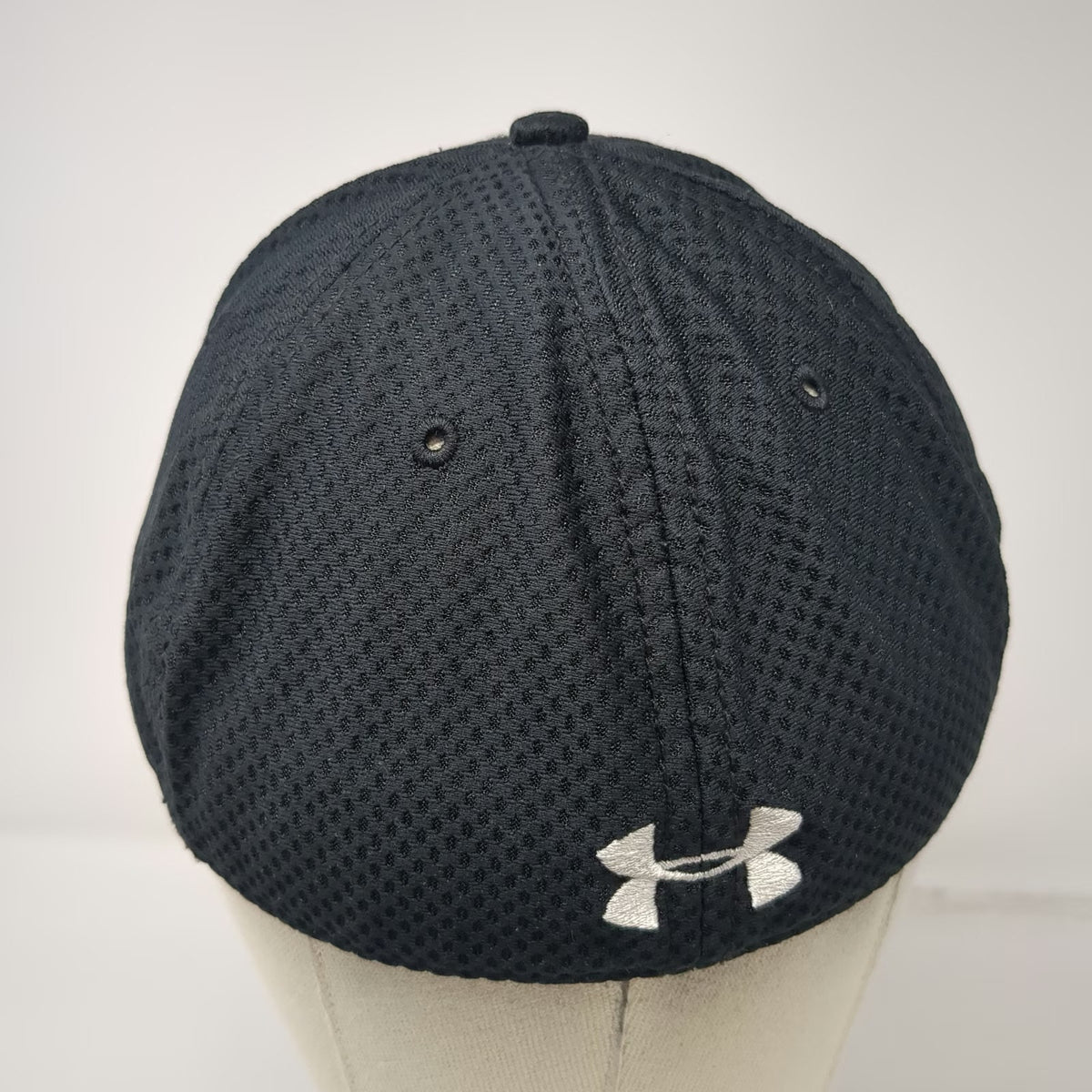 Under Armour Baseball Cap Black L Mesh Fitted Hat White Embroidered Logo Stretch