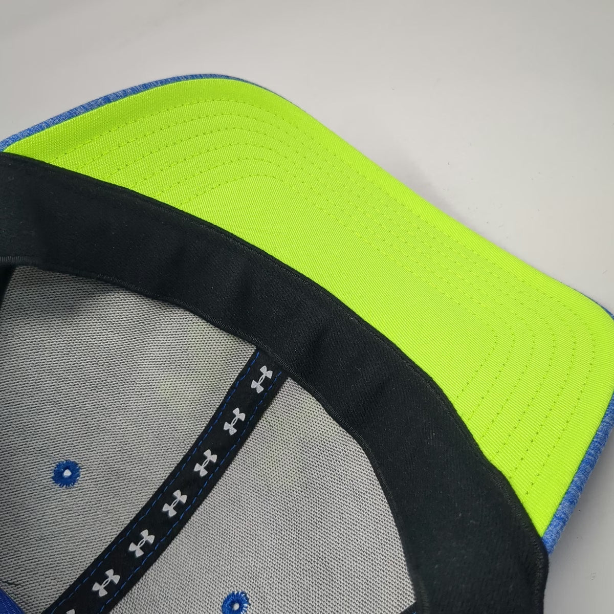 Under Armour Baseball Cap Blue XL Stretch Fit Heathered Neon Yellow Logo Hat