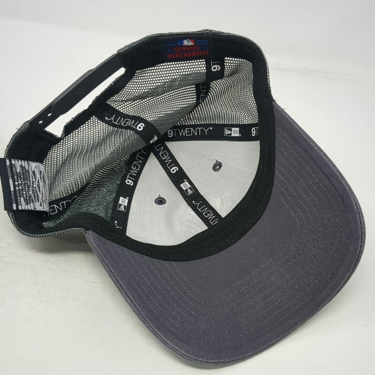 New Era Trucker Hat Gray One Size NY Yankees MLB Snapback Mesh 9TWENTY Logo