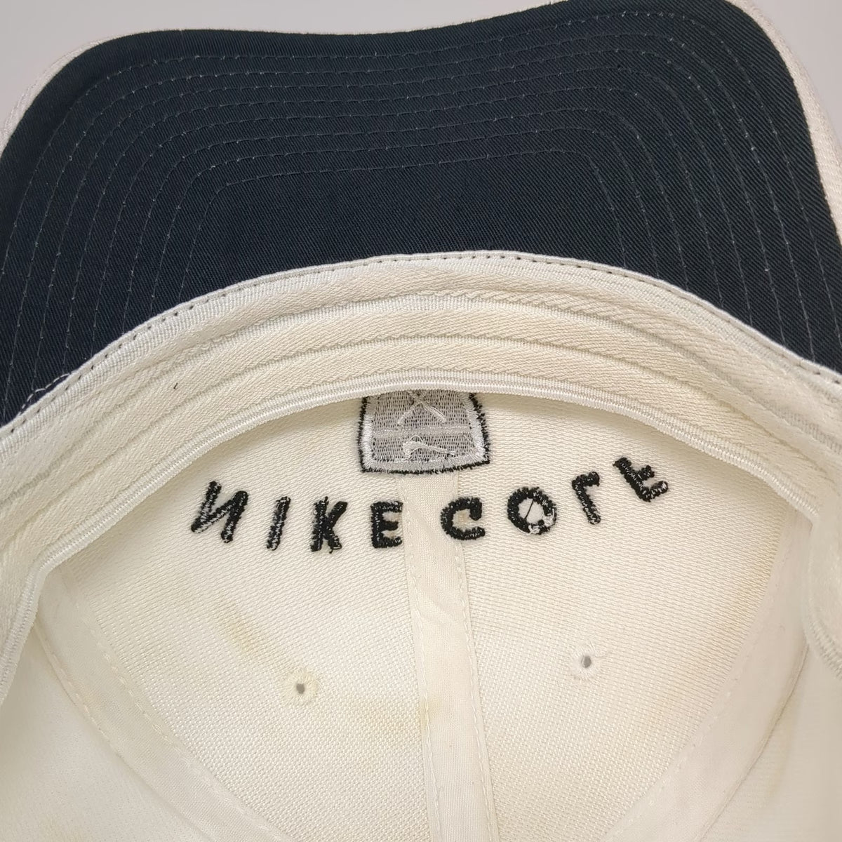 Nike Baseball Cap White XL Shield Logo Embroidered Flexfit Swoosh Golf Hat