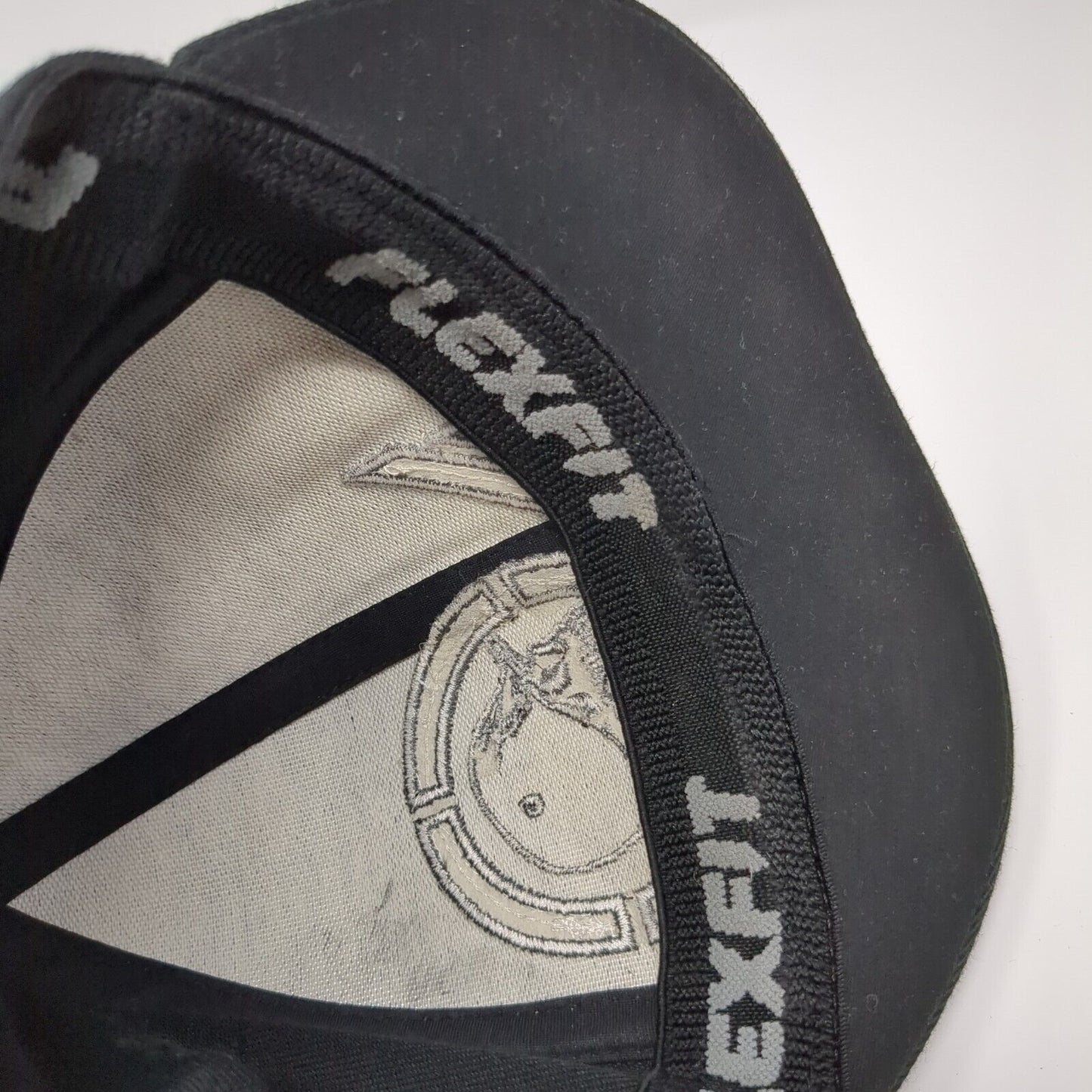 Metal Mulisha Fitted Hat Black Embroidered Skull Helmet Logo FlexFit Vintage