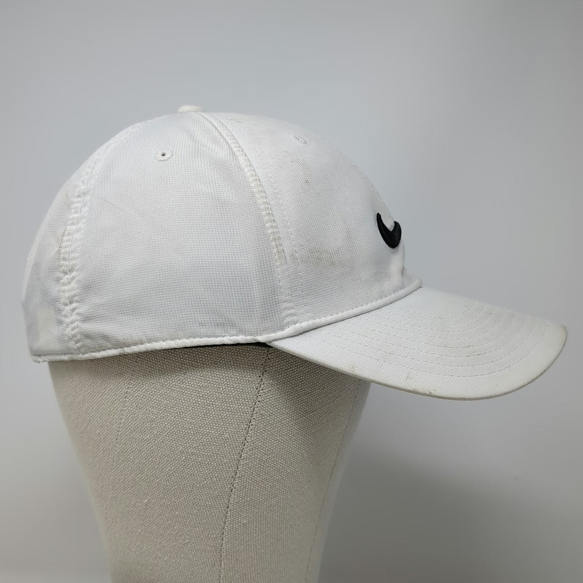 Nike Baseball Cap White Black One Size Dri-Fit Legacy91 Swoosh Strapback hat