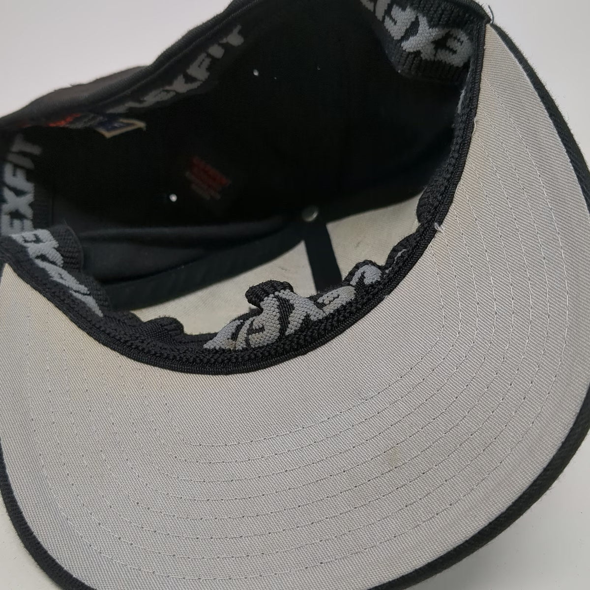 Volcom Baseball Cap Black XL Fitted Flexfit Embroidered Stone Graphic Logo Hat