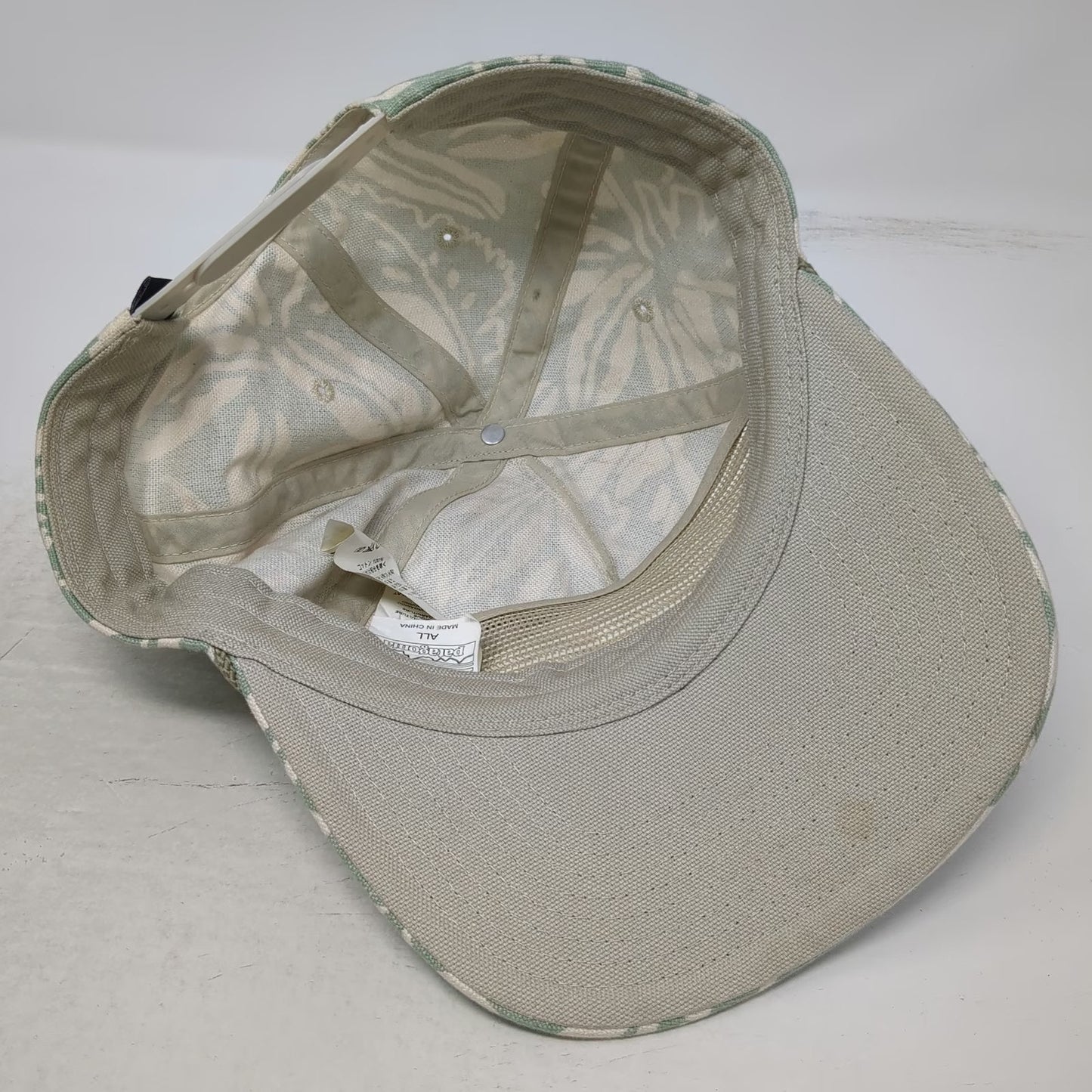 Patagonia 5 Panel Green One Size Hat Tropical Print Pataloha Patch Rope Detail