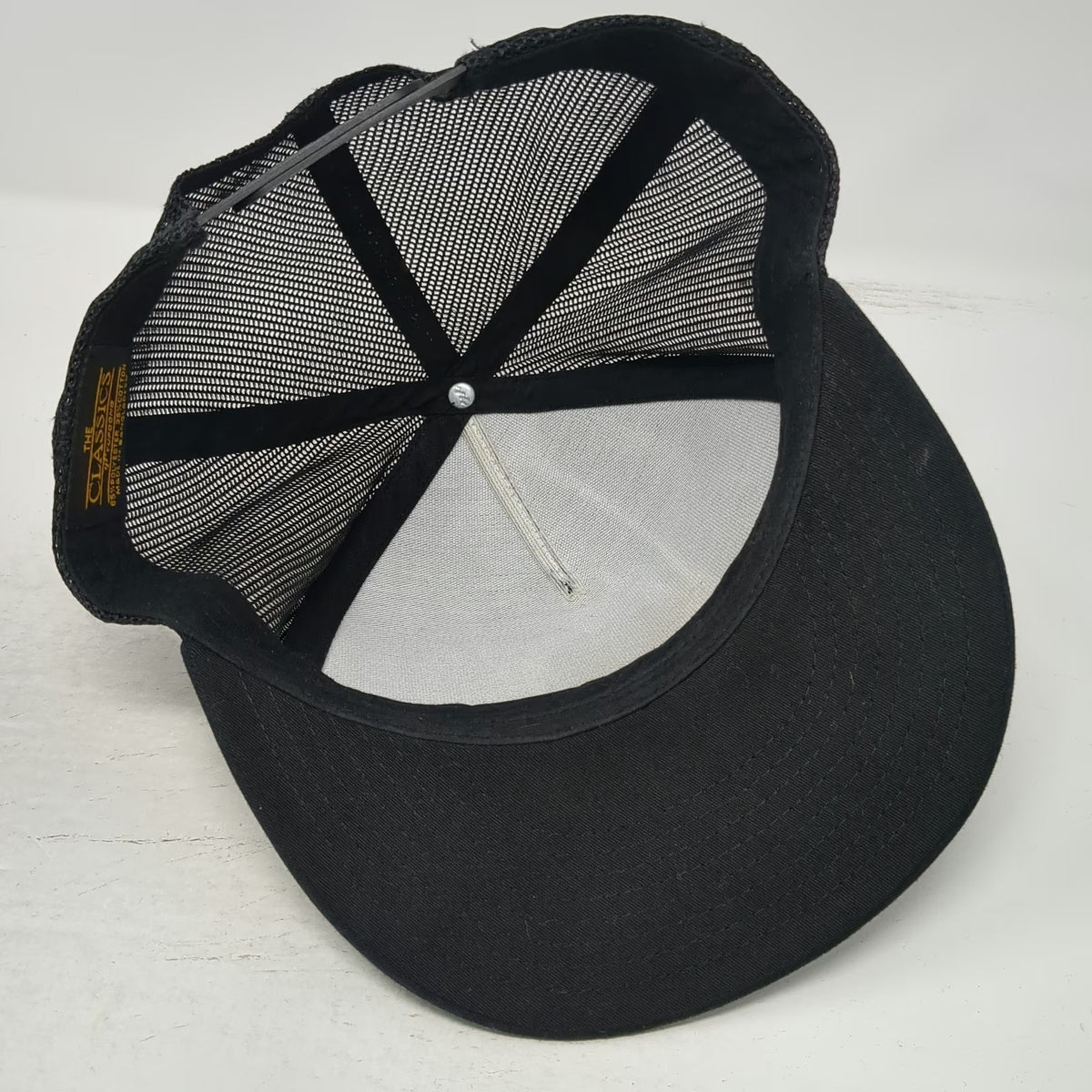 Santa Cruz Trucker Hat Black One Size Mesh Back Snapback Blue Red Screaming Hand
