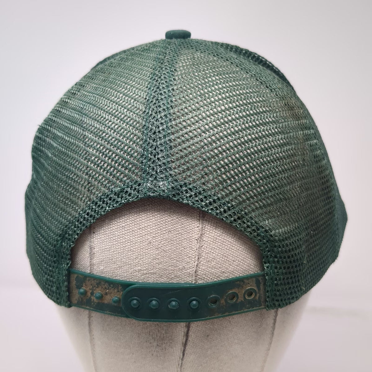 Kona Queen Co Hawaii Bee Green One Size Trucker Hat Snapback Mesh Rope Detail