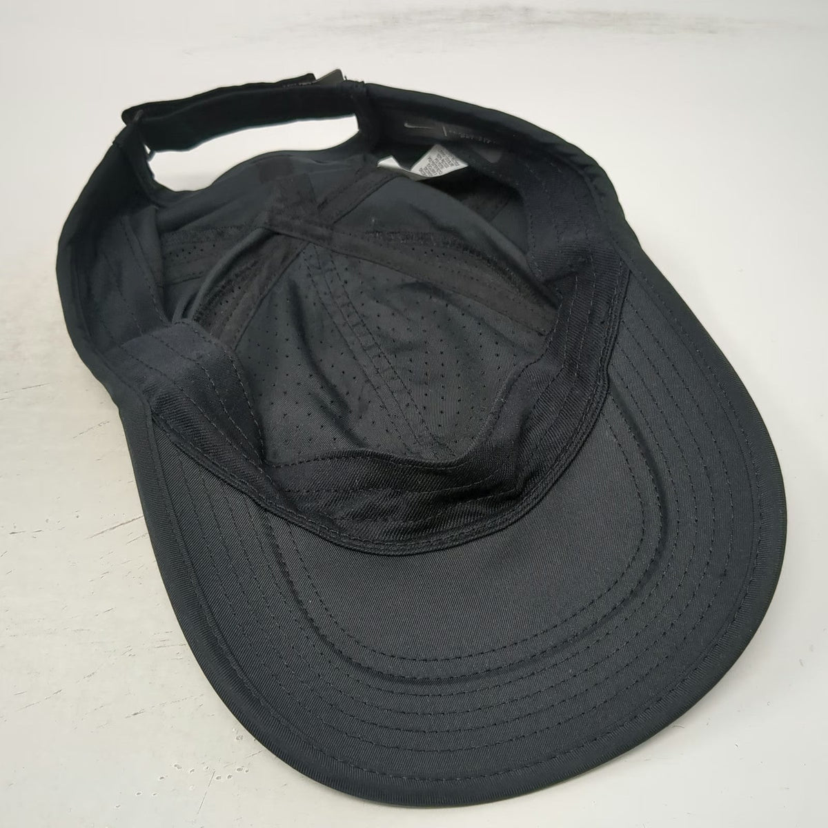 Nike Baseball Cap Black One Size Featherlight Dri-Fit Adjustable Slideback Hat