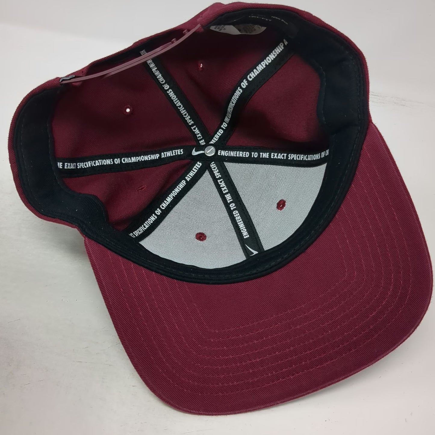 Nike Snapback Hat Red White One Size Flat Brim Dri-Fit Swoosh Logo Athletic Pro