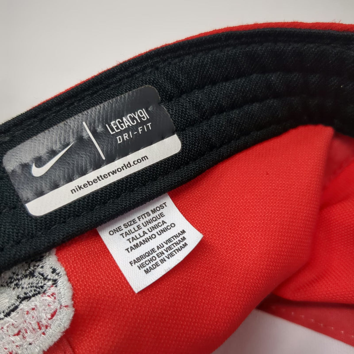 Nike Baseball Cap Red OS NCAA New Mexico Lobos Mascot Logo Dri-Fit Fitted Hat
