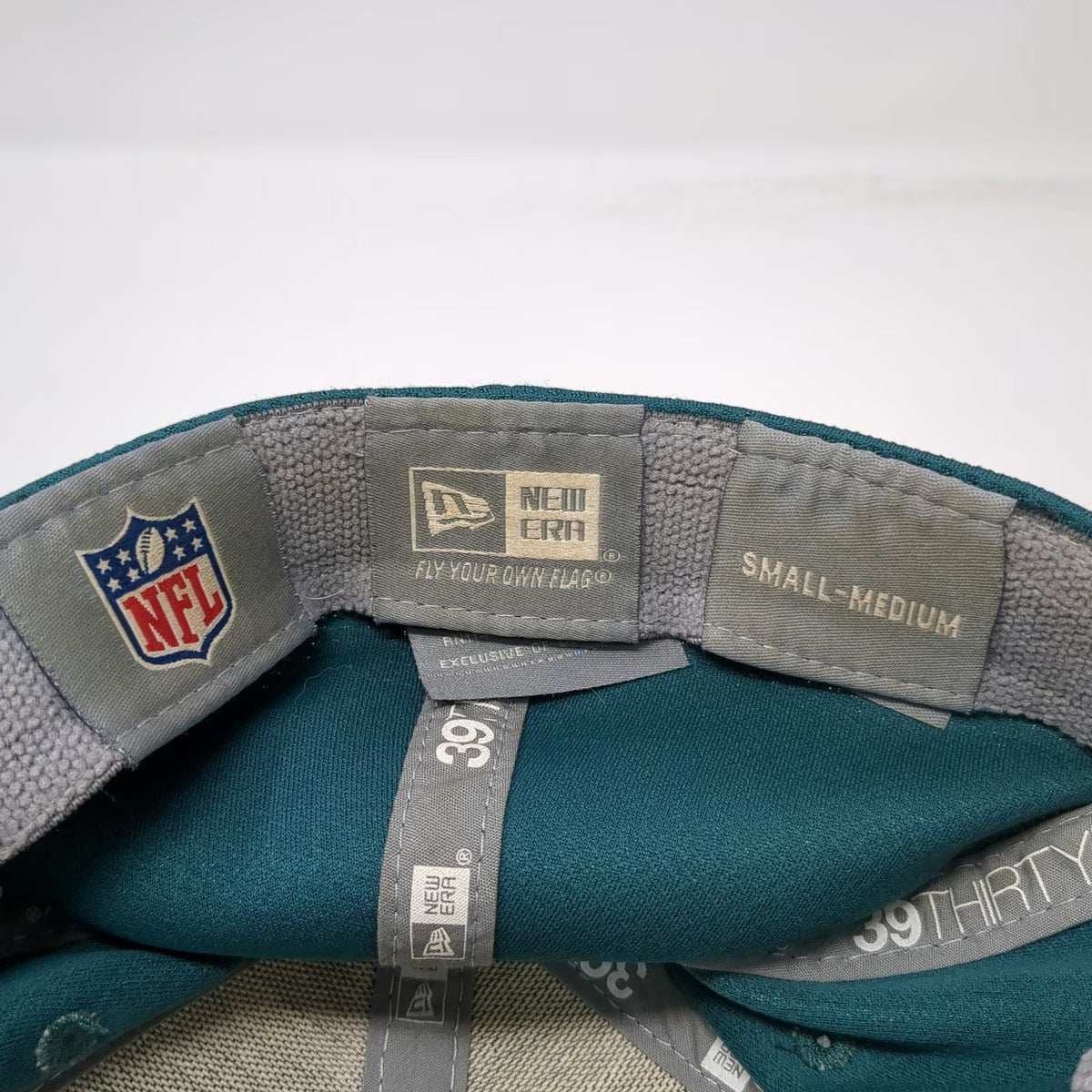 Philadelphia Eagles NFL New Era Green M Cap Stretch Fit Pattern 39THIRTY Hat