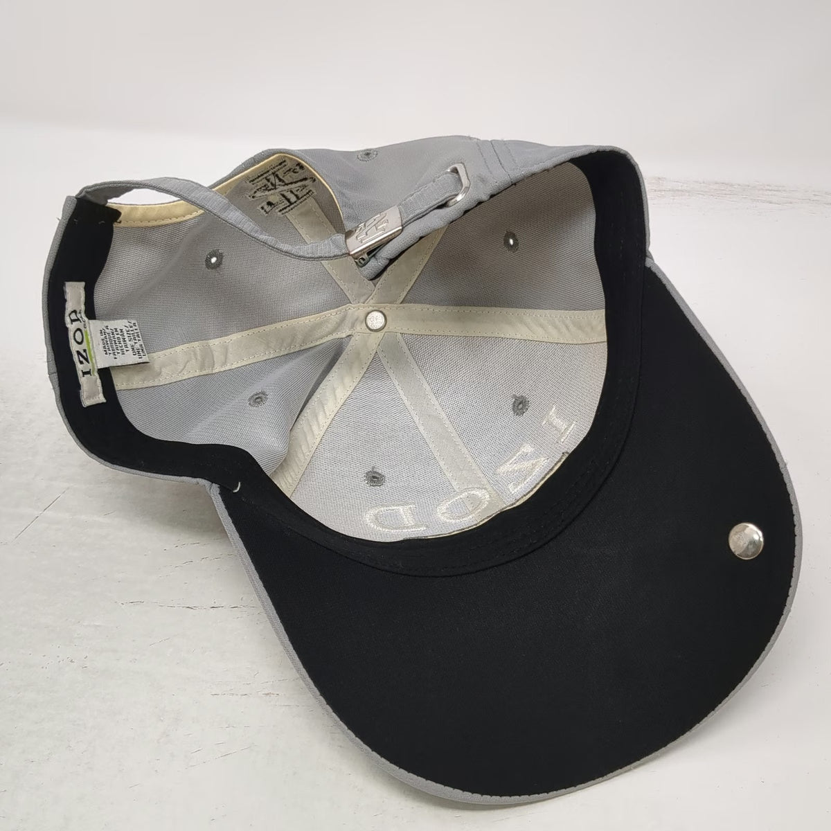 IZOD Baseball Cap Gray One Size Golf Ball Marker Performance Slideback Hat Logo