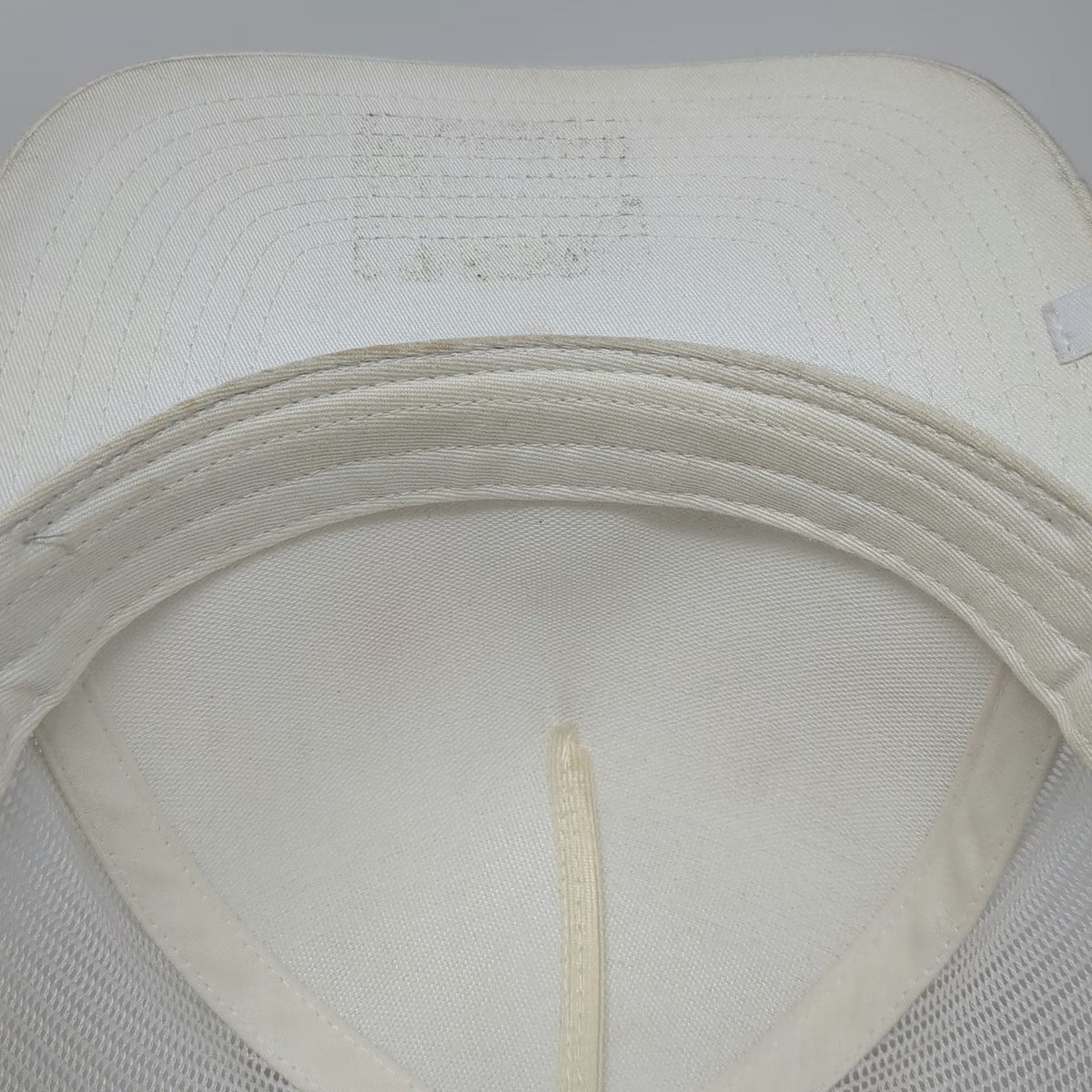 Travis Mathew Trucker Hat White One Size Mesh Snapback Striped Golf Sport Hat