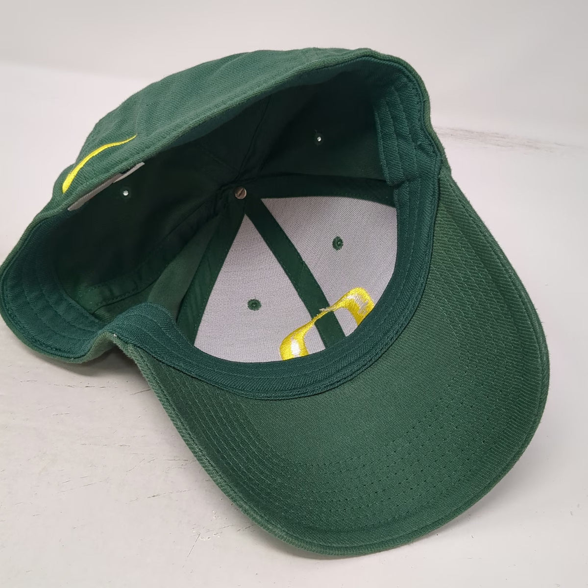 Oregon Ducks NCAA Nike Green One Size Hat Stretch Fit Embroidered Logo Swoosh