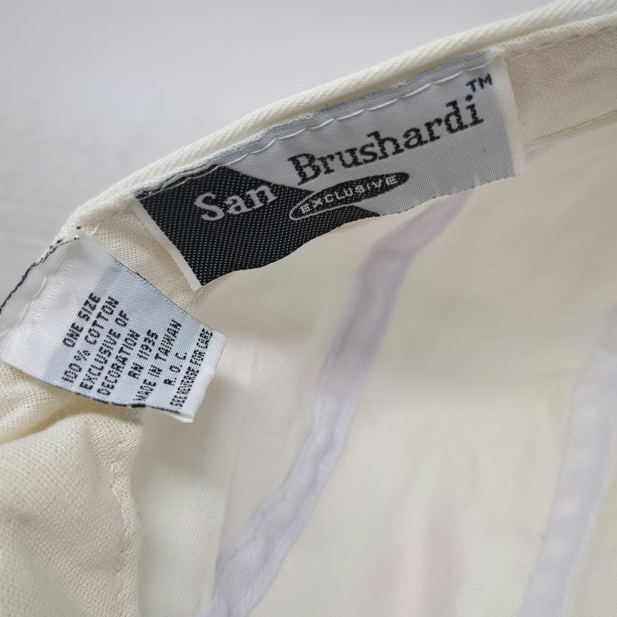 San Brushardi 5 Panel White One Size Flower Embroidery Elastic Back Hat