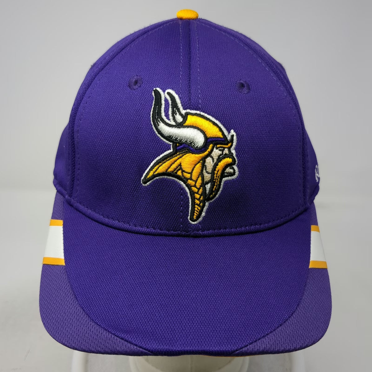 Minnesota Vikings NFL Reebok Cap Purple XL Onfield Stretch Fit Curved Brim Logo