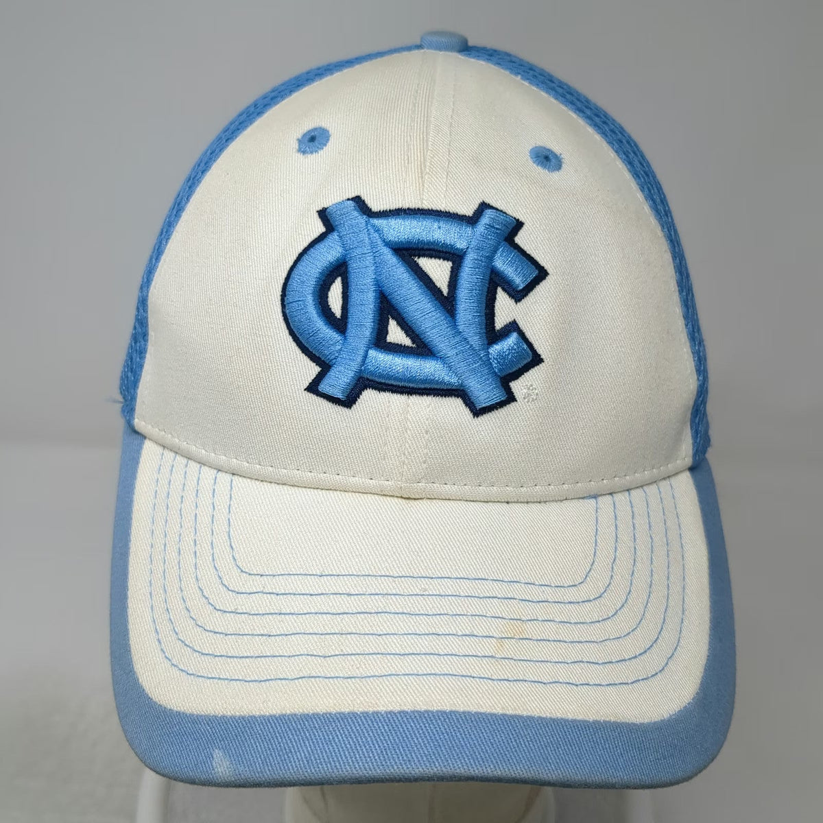 New Era Baseball Cap Blue White M UNC Tar Heels Logo Mesh Back Stretch Fit Hat