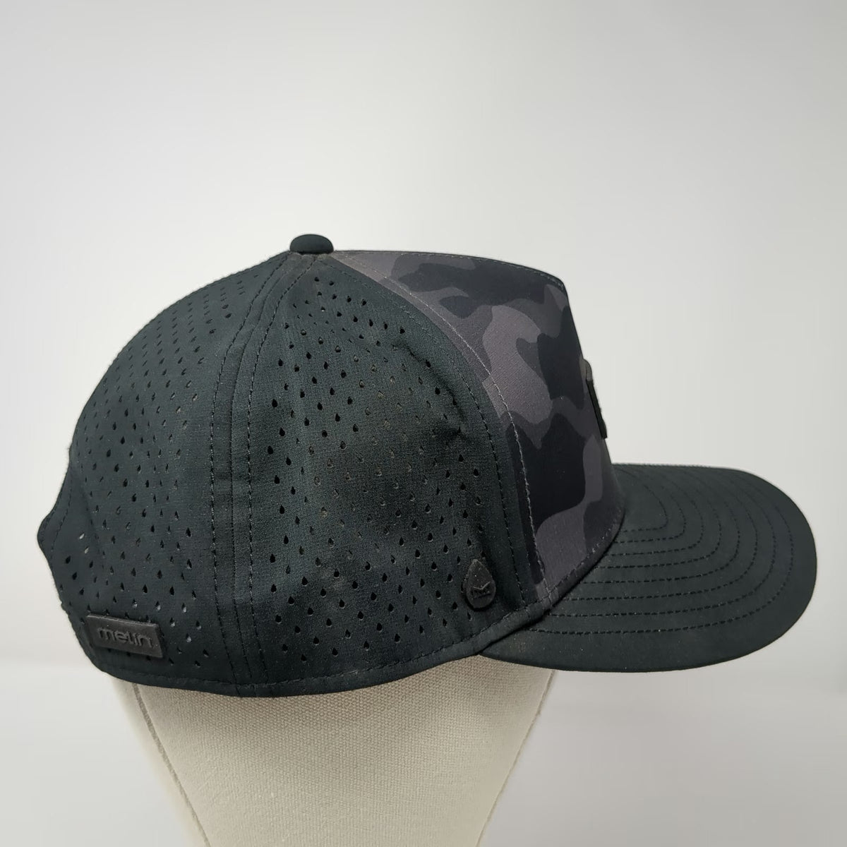 Melin 5 Panel Black Hat L Camo Mesh Snapback Perforated Odyssey Hydro Tech Cap