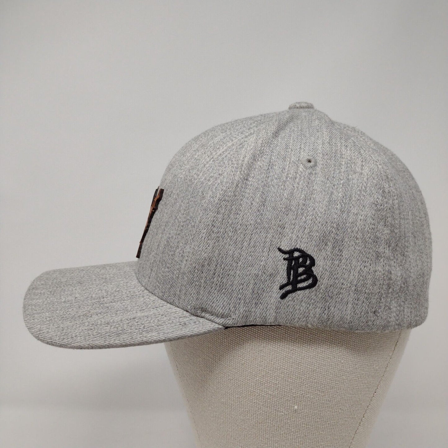 American Flag Fitted Hat Gray S/M Flexfit Patriotic 6 Panel Vented Holes Yupoong