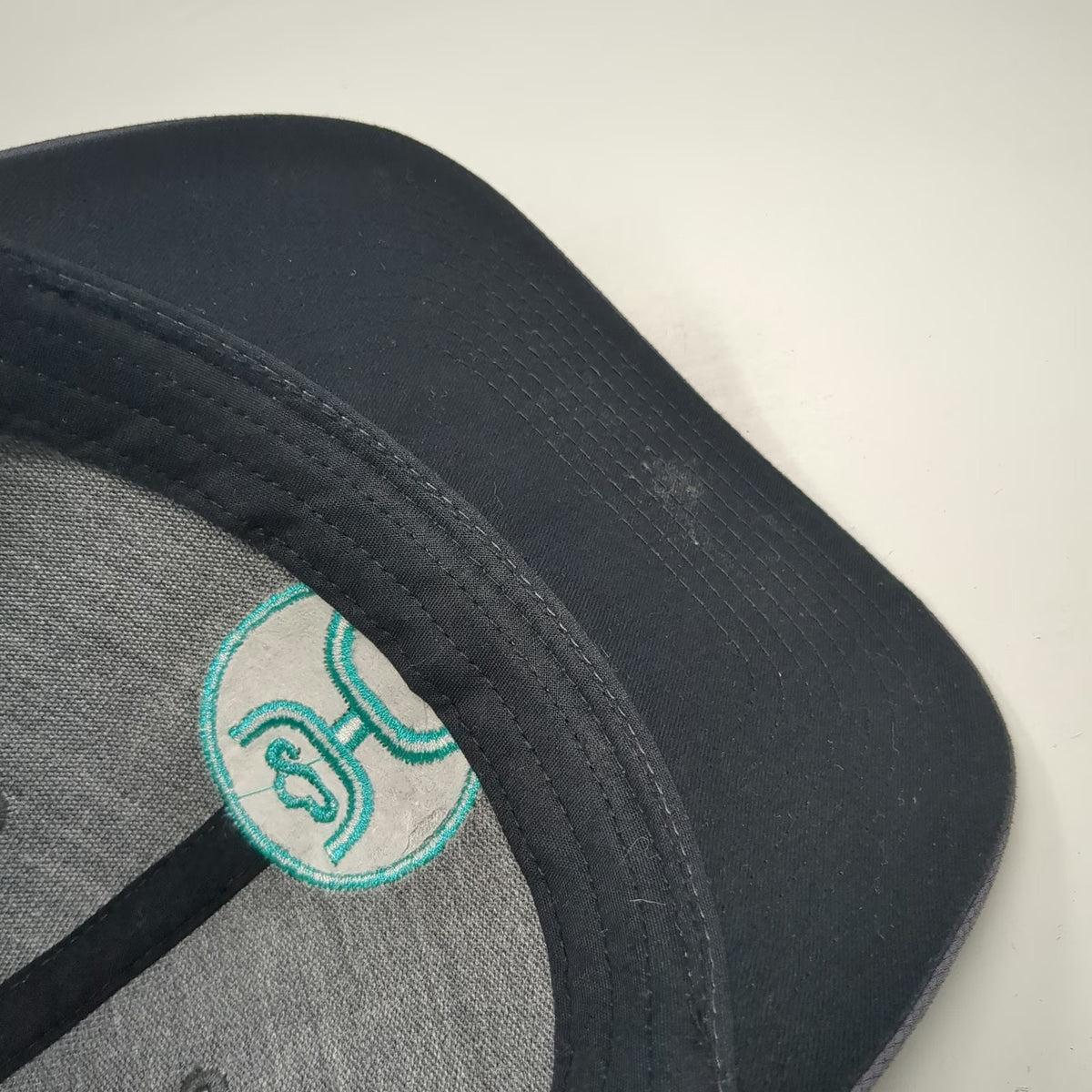 Hooey Trucker Hat Gray One Size Mesh Back Green Logo Snapback Circle Graphic