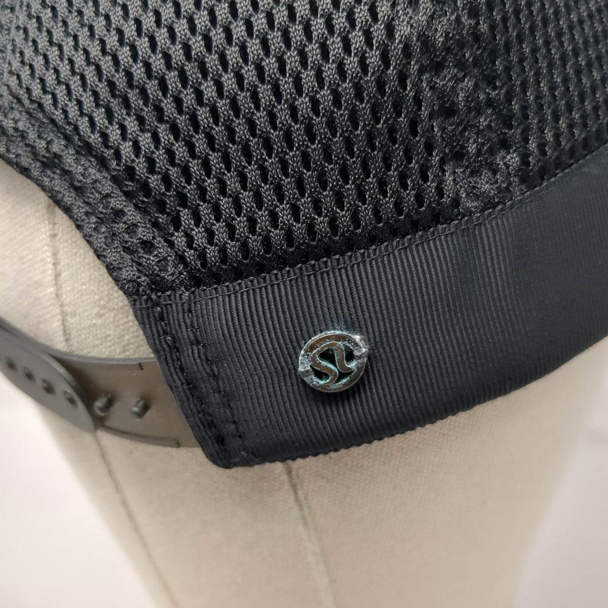 Lululemon Trucker Hat Black OSFM Snapback Mesh Back Running Athletic Training