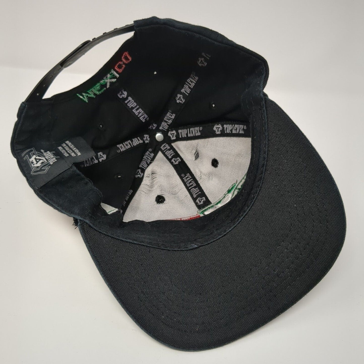 Hecho En Mexico Snapback Hat Black One Size Embroidered Top Level