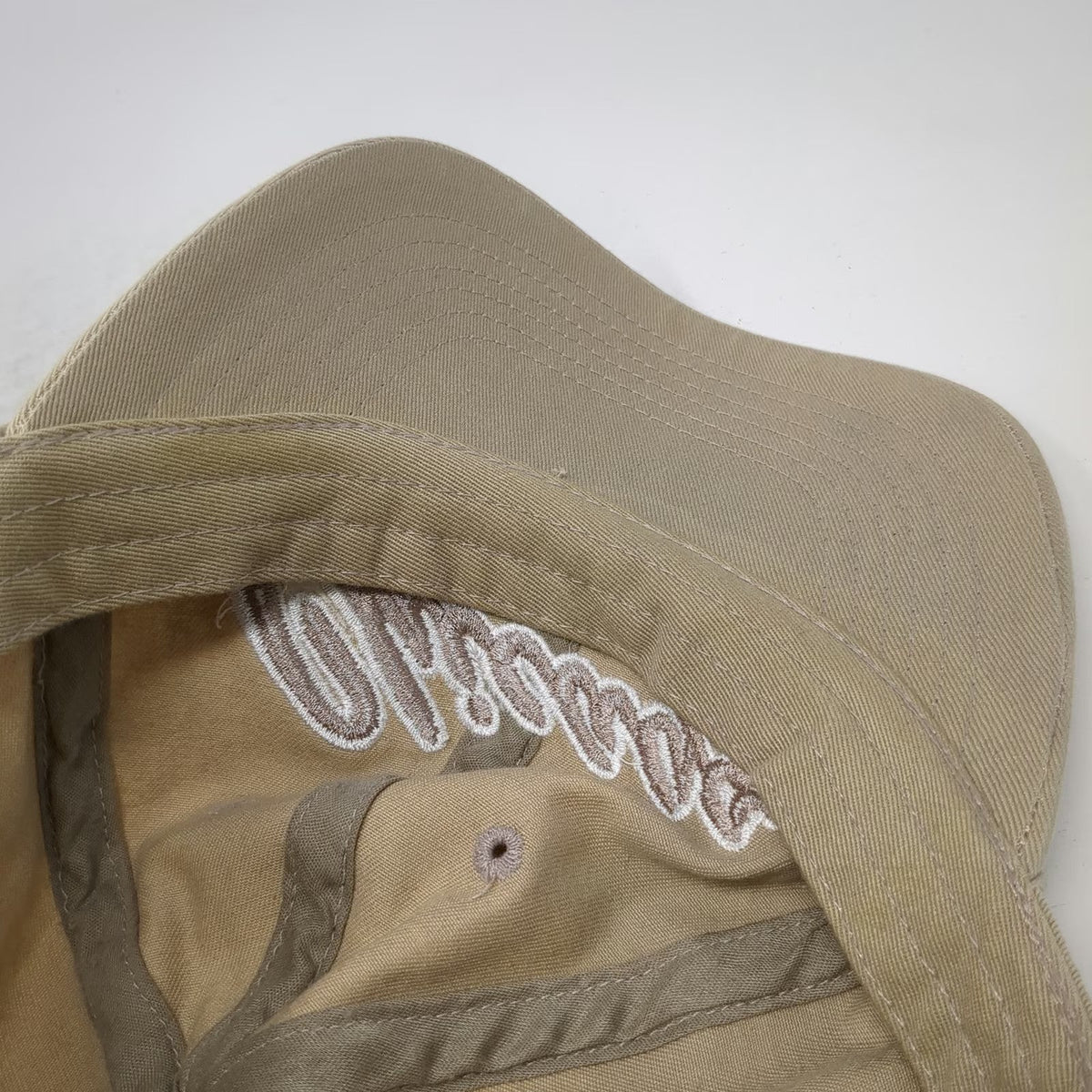 One Way Graphique Chicago Baseball Cap Beige One Size Adjustable Slideback Hat