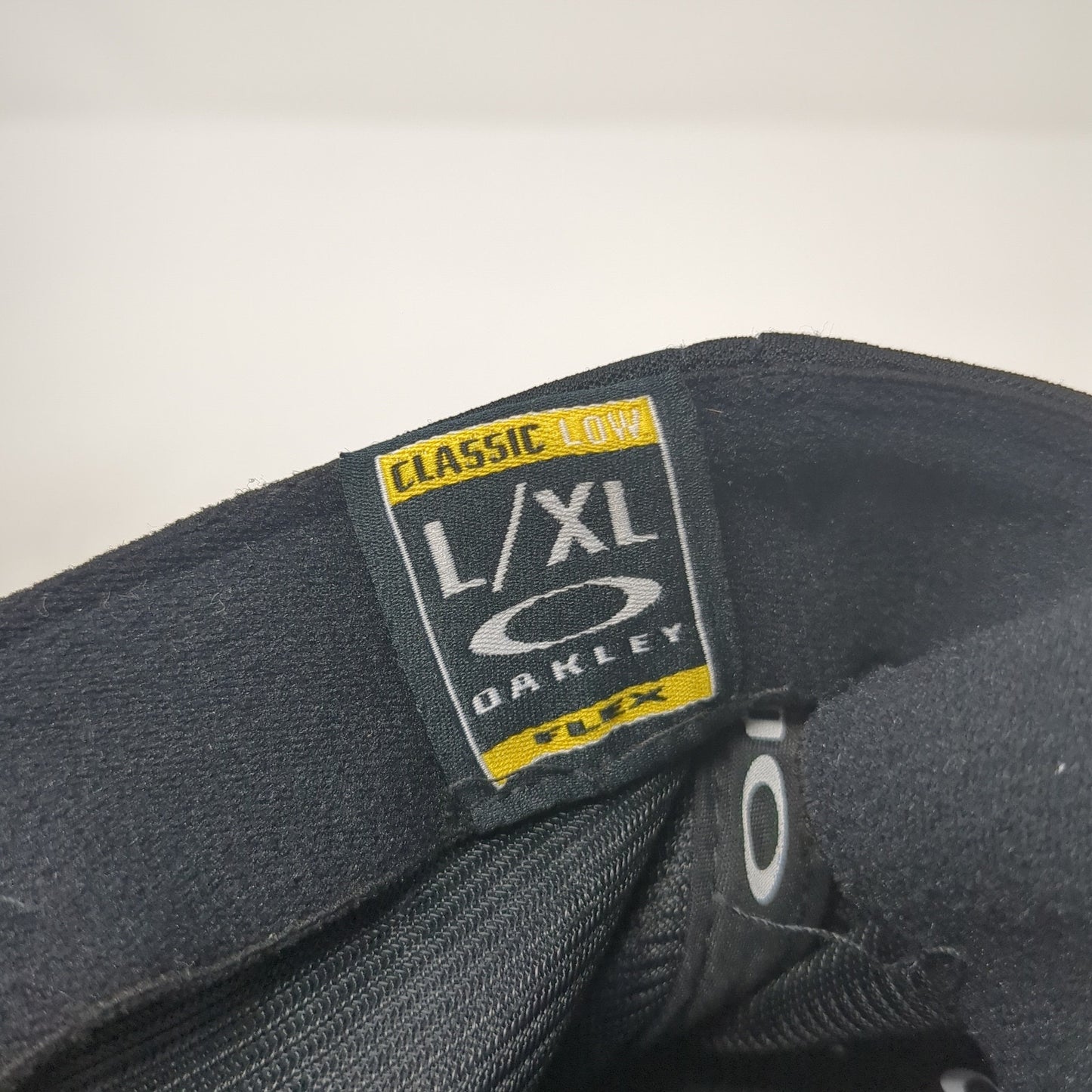 Oakley Logo USA Flag Fitted Hat Black XL Flex Stretch Classic Outdoor